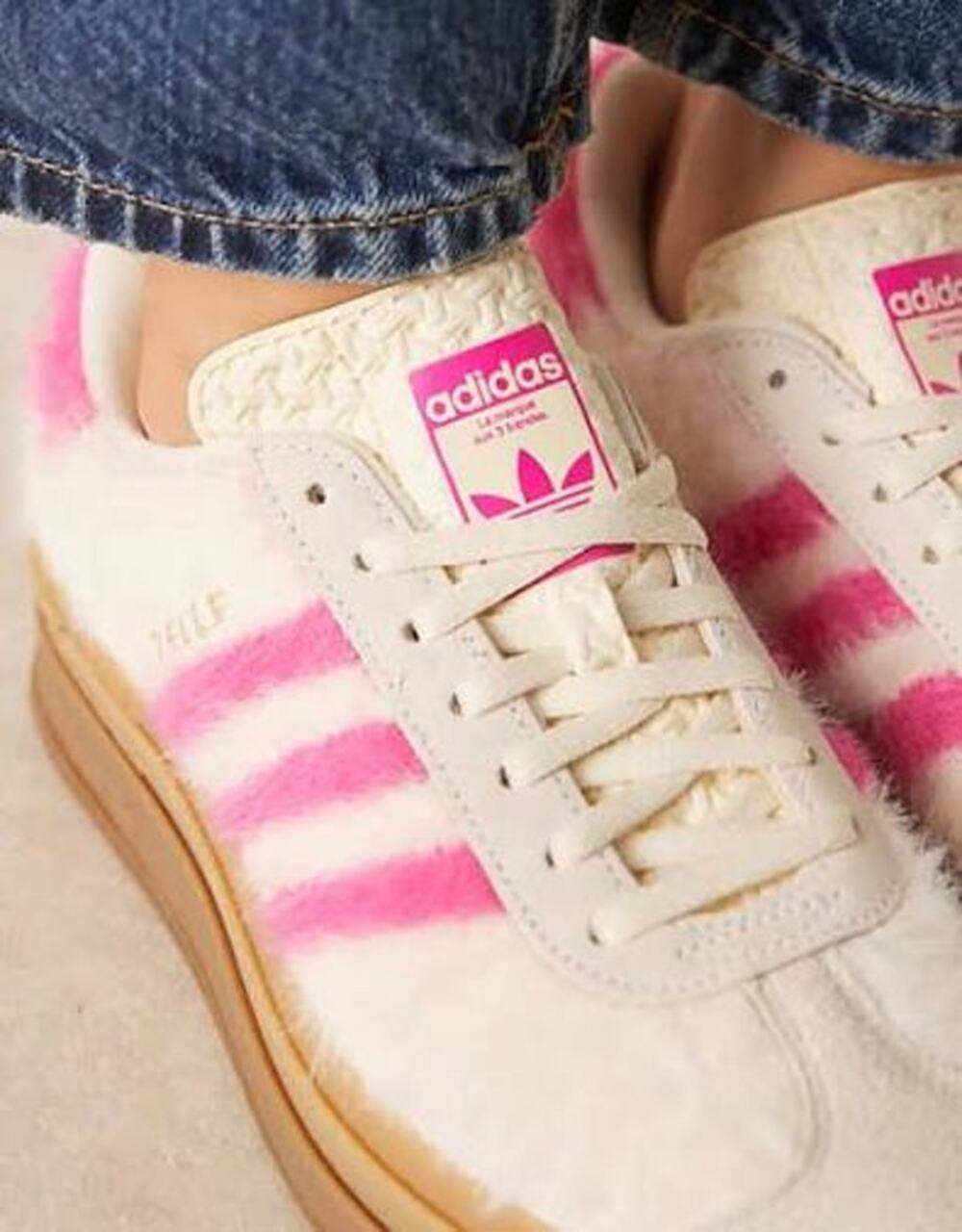Adidas Originals Gazelle Bold Faux Fur Fuzzy Platform Sneakers Women's Size 10.5